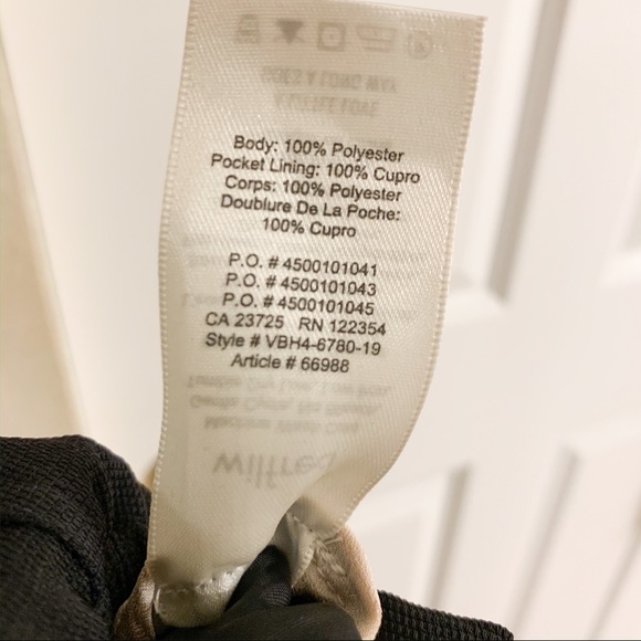 Aritzia Paper Bag Shorts. - Picture 7 of 7